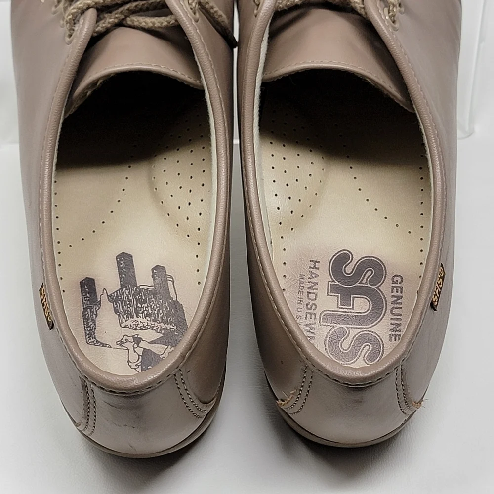 SAS Siesta Moc Toe Women's Size 9 Handsewn Leather Comfort Lace Up Walking Shoes